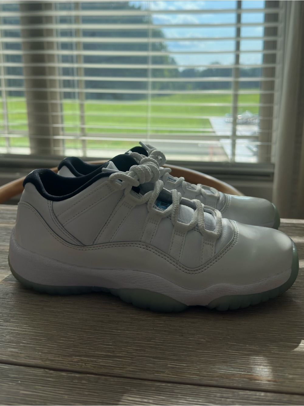 Air Jordan 11 Retro Low “Legend Blue” (2021) White/Legend Blue Size 6.5 Y - Picture 4 of 5